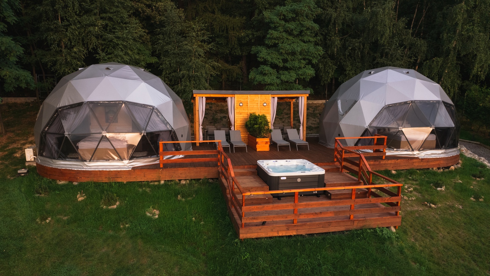 GEODOMAS cupole glamping pentru ospitalitate