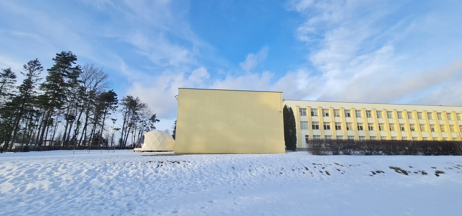 50m2 Lauko Klasė Ø8m Kupolas | Vilniaus r. Avižienių gimnazija