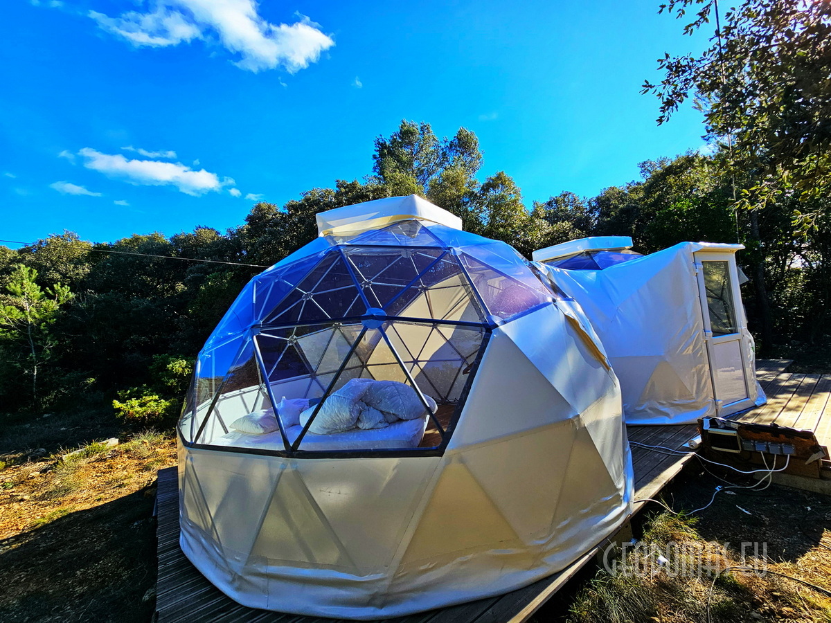 CRYSTAL KAPSULĖ & 28m2 GLAMPING KUPOLAI | Astronarium.Fr